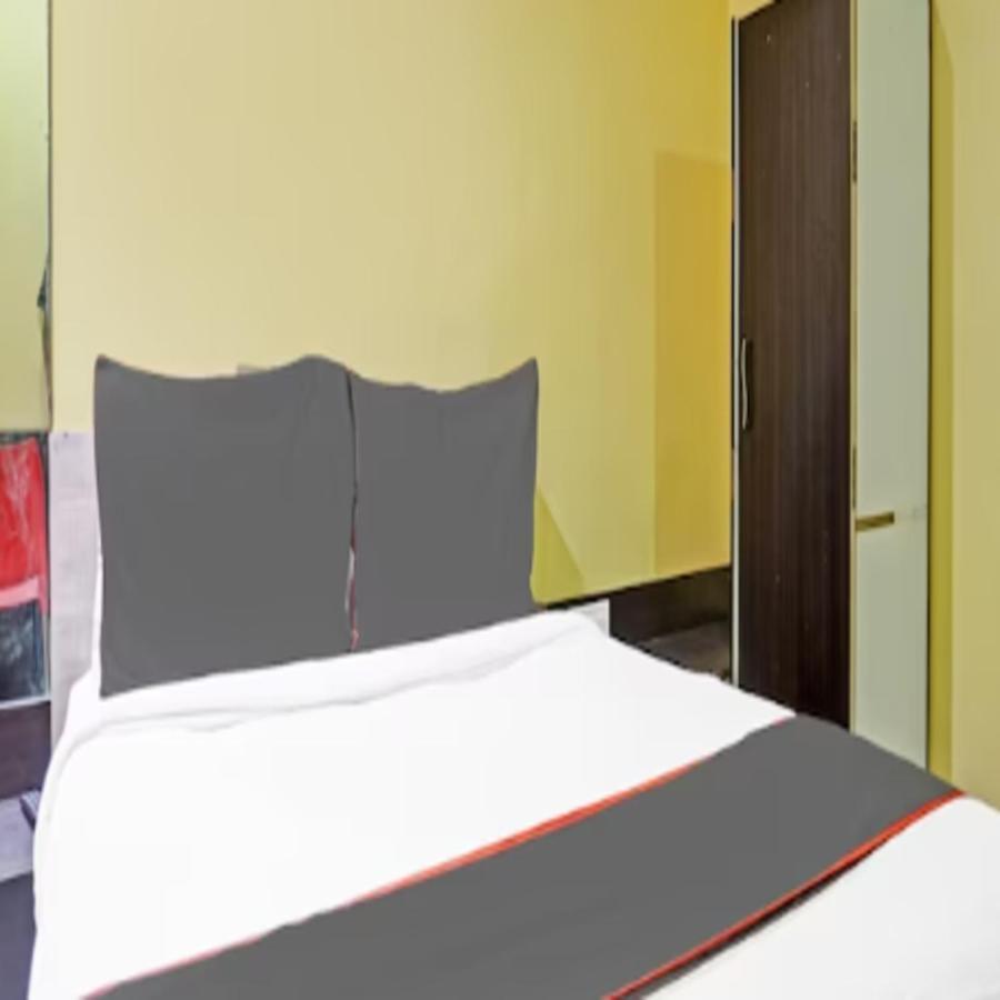Carnival Hotel Пюн Екстериор снимка